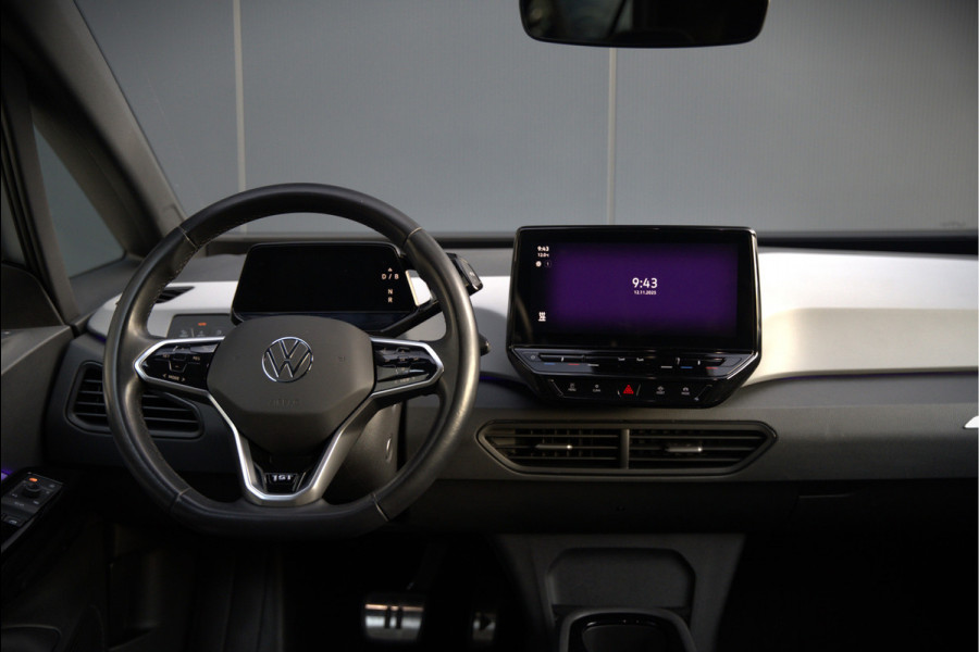 Volkswagen ID.3 First Plus 58 kWh | Stoelverwarming | Stuurverwarming | Camera | Adaptive Cruise Control | Navigatie | Standkachel | Keyless | Parkeersensoren | LED | Apple Carplay | BTW |