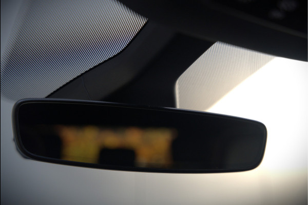 Volkswagen ID.3 First Plus 58 kWh | Stoelverwarming | Stuurverwarming | Camera | Adaptive Cruise Control | Navigatie | Standkachel | Keyless | Parkeersensoren | LED | Apple Carplay | BTW |