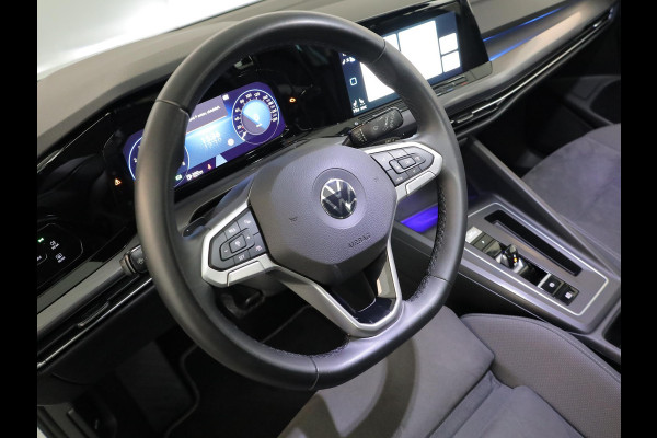 Volkswagen Golf 1.5 eTSI Style 50pk DSG| Pano-dak| Camera| 17'LM-velgen| Voorstoelen verwarmd en massage