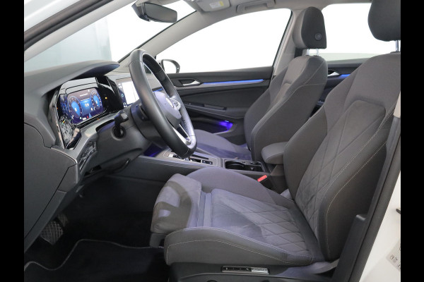 Volkswagen Golf 1.5 eTSI Style 50pk DSG| Pano-dak| Camera| 17'LM-velgen| Voorstoelen verwarmd en massage