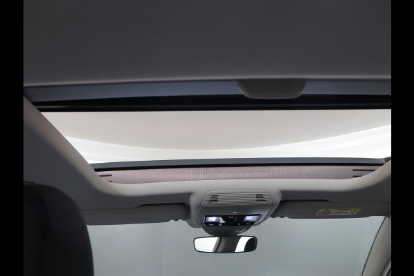 Volkswagen Golf 1.5 eTSI Style 50pk DSG| Pano-dak| Camera| 17'LM-velgen| Voorstoelen verwarmd en massage