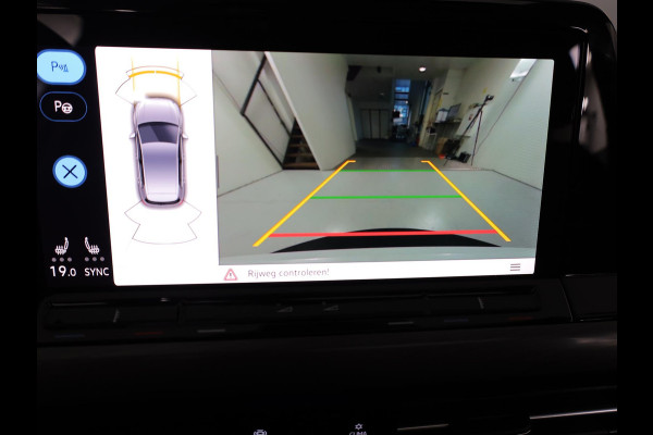 Volkswagen Golf 1.5 eTSI Style 50pk DSG| Pano-dak| Camera| 17'LM-velgen| Voorstoelen verwarmd en massage