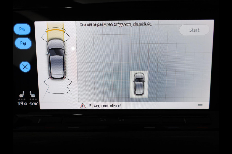 Volkswagen Golf 1.5 eTSI Style 50pk DSG| Pano-dak| Camera| 17'LM-velgen| Voorstoelen verwarmd en massage