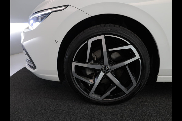 Volkswagen Golf 1.5 eTSI Style 50pk DSG| Pano-dak| Camera| 17'LM-velgen| Voorstoelen verwarmd en massage