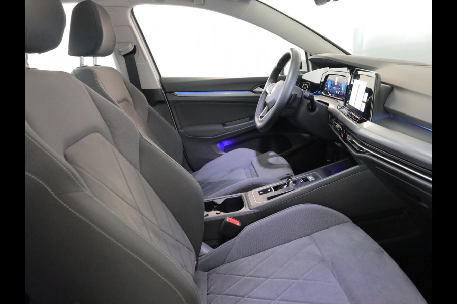 Volkswagen Golf 1.5 eTSI Style 50pk DSG| Pano-dak| Camera| 17'LM-velgen| Voorstoelen verwarmd en massage