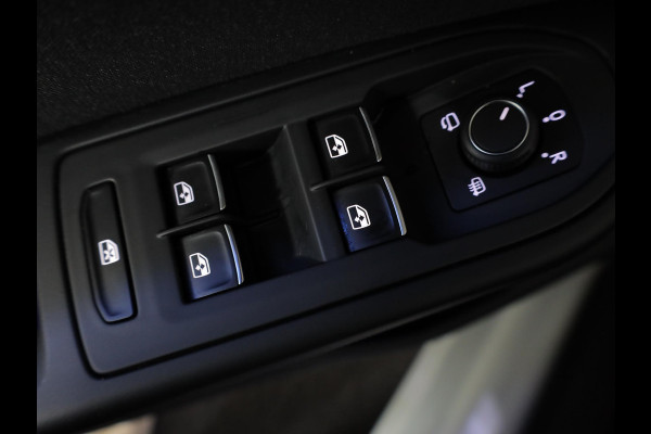 Volkswagen Golf 1.5 eTSI Style 50pk DSG| Pano-dak| Camera| 17'LM-velgen| Voorstoelen verwarmd en massage