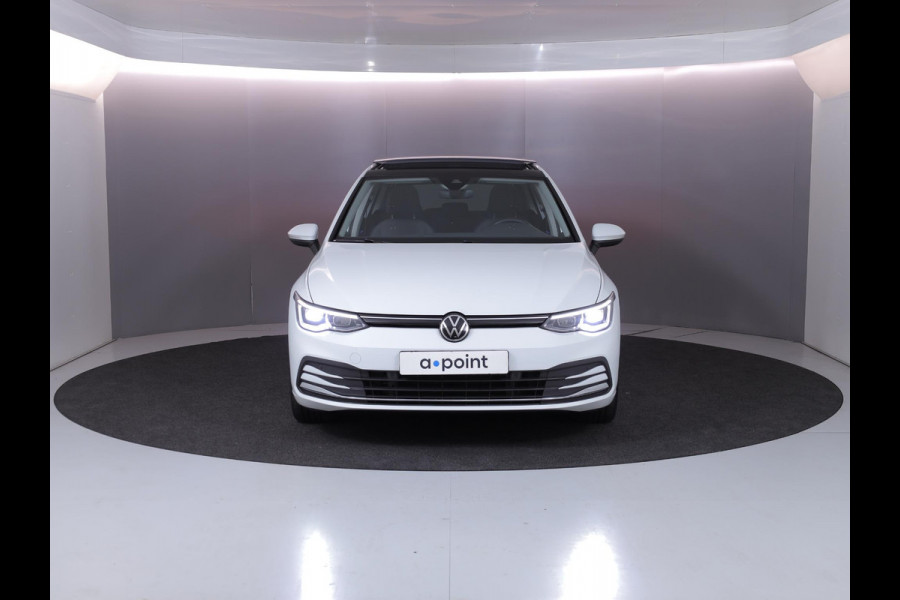 Volkswagen Golf 1.5 eTSI Style 50pk DSG| Pano-dak| Camera| 17'LM-velgen| Voorstoelen verwarmd en massage