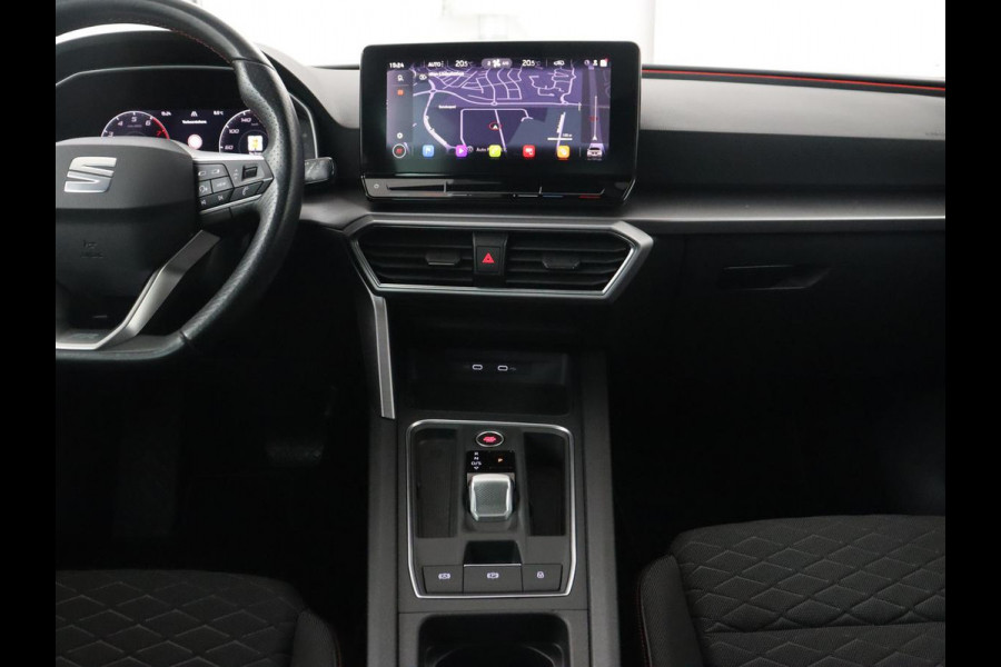 Seat Leon 1.5 eTSI FR Launch Edition | Carplay | Adaptive cruise | Sfeerverlichting | Navigatie | Full LED | Dodehoek detectie | DAB | Parkeerhulp | Climate control