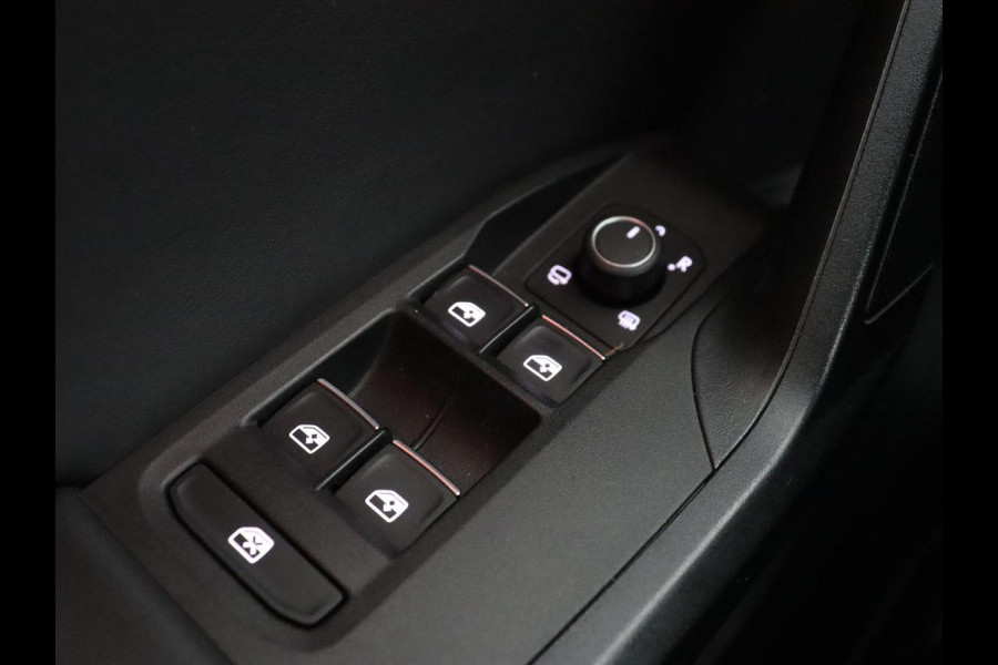 Seat Leon 1.5 eTSI FR Launch Edition | Carplay | Adaptive cruise | Sfeerverlichting | Navigatie | Full LED | Dodehoek detectie | DAB | Parkeerhulp | Climate control