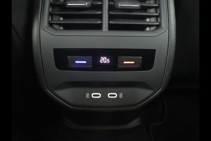 Seat Leon 1.5 eTSI FR Launch Edition | Carplay | Adaptive cruise | Sfeerverlichting | Navigatie | Full LED | Dodehoek detectie | DAB | Parkeerhulp | Climate control