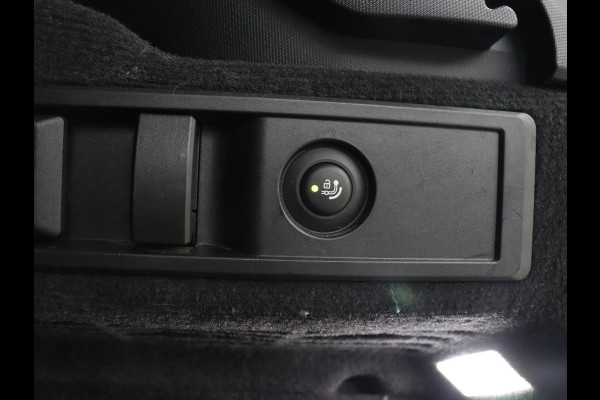 BMW 3-serie 320e M Sport | Panoramadak | Trekhaak | Stoelverwarming | Carplay | Sportstoelen | Leder/Alcantara | Navigatie | Widescreen Display | Sfeerverlichting | Parkeerhulp | PHEV | Plug In