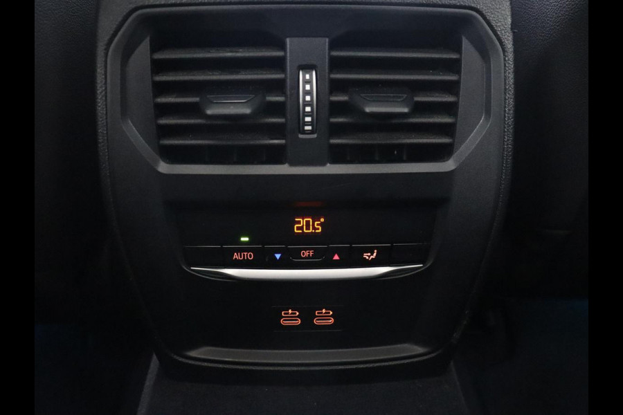 BMW 3-serie 320e M Sport | Panoramadak | Trekhaak | Stoelverwarming | Carplay | Sportstoelen | Leder/Alcantara | Navigatie | Widescreen Display | Sfeerverlichting | Parkeerhulp | PHEV | Plug In