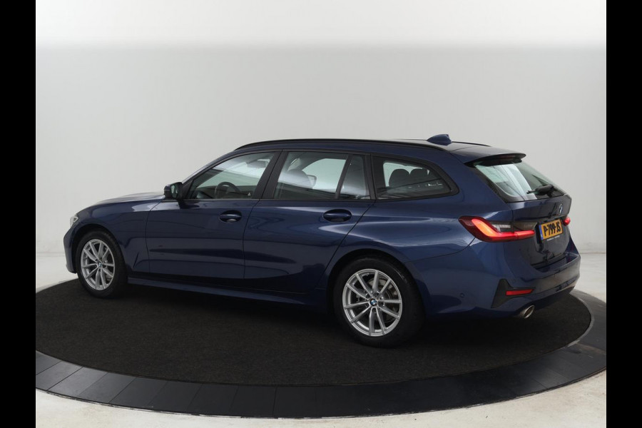 BMW 3 Serie 318i Business Edition | Stoelverwarming | Camera | Carplay | Live Cockpit | Full LED | Navigatie | Dodehoek detectie | Climate control