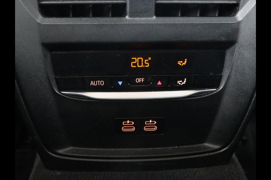 BMW 3 Serie 318i Business Edition | Stoelverwarming | Camera | Carplay | Live Cockpit | Full LED | Navigatie | Dodehoek detectie | Climate control