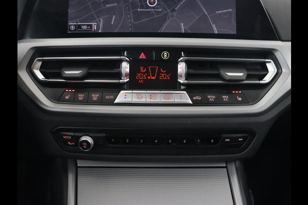 BMW 3 Serie 318i Business Edition | Stoelverwarming | Camera | Carplay | Live Cockpit | Full LED | Navigatie | Dodehoek detectie | Climate control