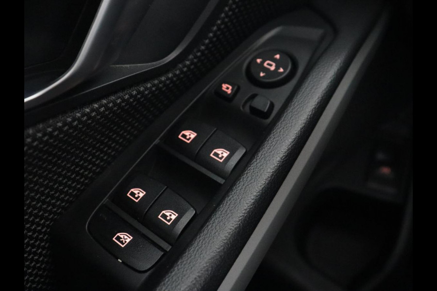 BMW 3 Serie 318i Business Edition | Stoelverwarming | Camera | Carplay | Live Cockpit | Full LED | Navigatie | Dodehoek detectie | Climate control