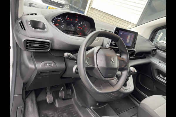 Peugeot Partner 1.2 PureTech Premium benzine grijs kenteken / originele Nederlandse bus / lease vanaf € 201 / zakelijk bpm vrij / vaste prijs rijklaar € 11.950 ex btw / airco / cruise / navigatie