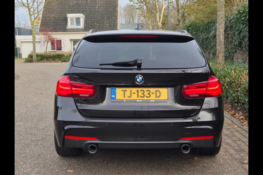 BMW 3 Serie Touring 330i M Sport X-Drive CarPlay Dig. Teller 6wb Line assist Dode Hoek ACC NAP NL Stuurverwarm 100% dealer onderho