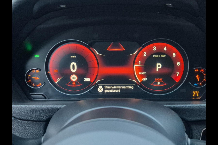 BMW 3 Serie Touring 330i M Sport X-Drive CarPlay Dig. Teller 6wb Line assist Dode Hoek ACC NAP NL Stuurverwarm 100% dealer onderho