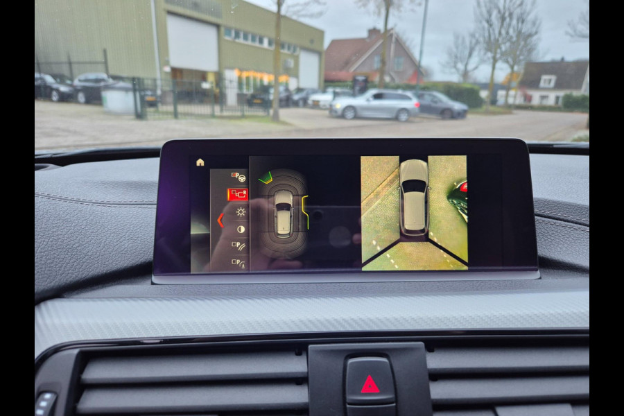 BMW 3 Serie Touring 330i M Sport X-Drive CarPlay Dig. Teller 6wb Line assist Dode Hoek ACC NAP NL Stuurverwarm 100% dealer onderho