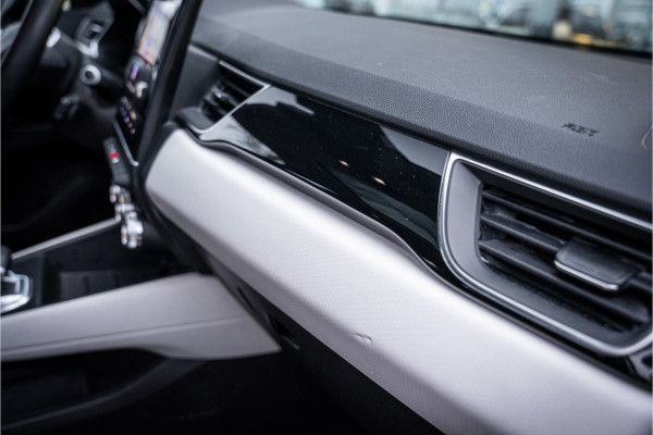 Renault Captur 1.6 E-Tech Plug-in Hybrid 160 Intens ** Panodak ** Camera ** Navigatie Rijbereik tot 56km (WLTP)