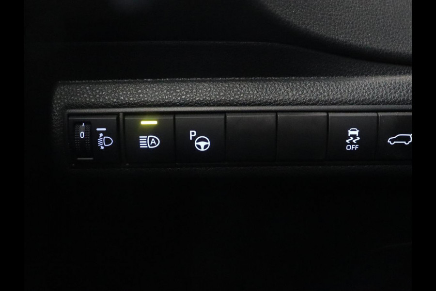 Toyota Corolla 2.0 Hybrid GR-Sport Plus | Head-Up | Stoelverwarming | Camera | Sportstoelen | Adaptive cruise | Carplay | Keyless | Navigatie | Park Assist | Full LED