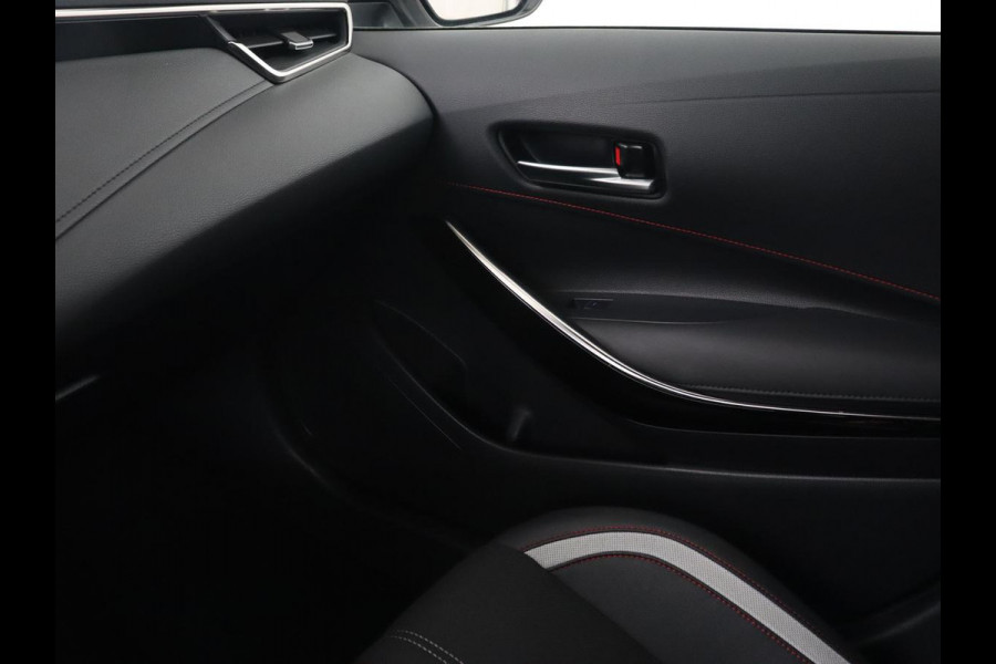 Toyota Corolla 2.0 Hybrid GR-Sport Plus | Head-Up | Stoelverwarming | Camera | Sportstoelen | Adaptive cruise | Carplay | Keyless | Navigatie | Park Assist | Full LED