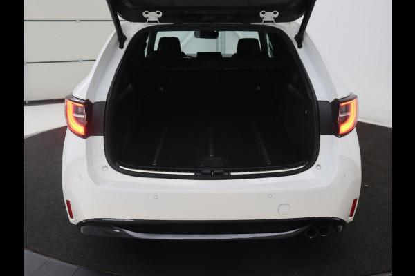 Toyota Corolla 2.0 Hybrid GR-Sport Plus | Head-Up | Stoelverwarming | Camera | Sportstoelen | Adaptive cruise | Carplay | Keyless | Navigatie | Park Assist | Full LED