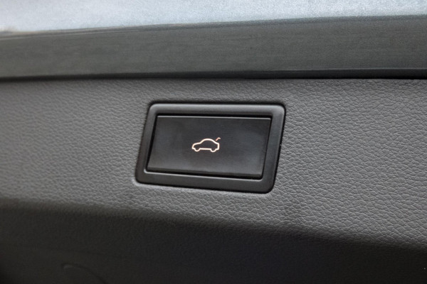 Škoda Kamiq 1.0 TSI Sport Business Edition| TREKHAAK | APPLE CARPLAY / ANDROID AUTO | ELEKTRISCHE STOELVERSTELLING