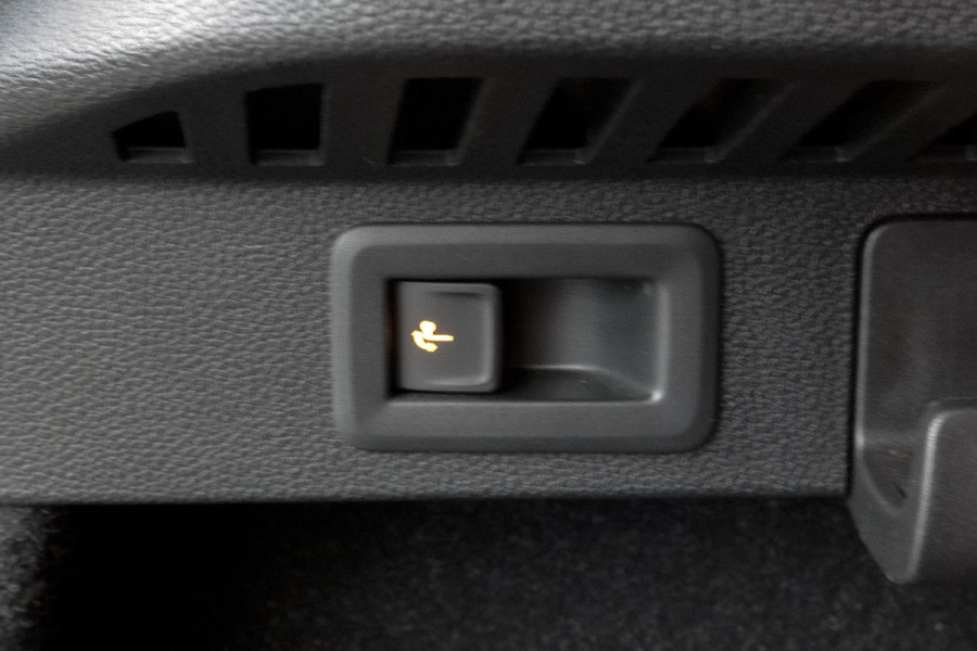 Škoda Kamiq 1.0 TSI Sport Business Edition| TREKHAAK | APPLE CARPLAY / ANDROID AUTO | ELEKTRISCHE STOELVERSTELLING