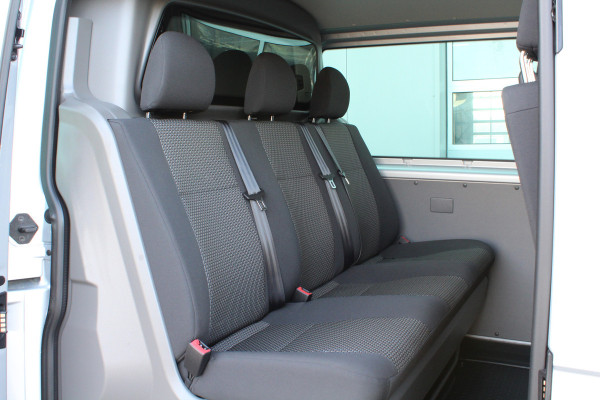 Volkswagen Transporter 2.0 TDI L2H1 32 DC > 6-persoons/Dubbel cabine/Automaat/Trekhaak