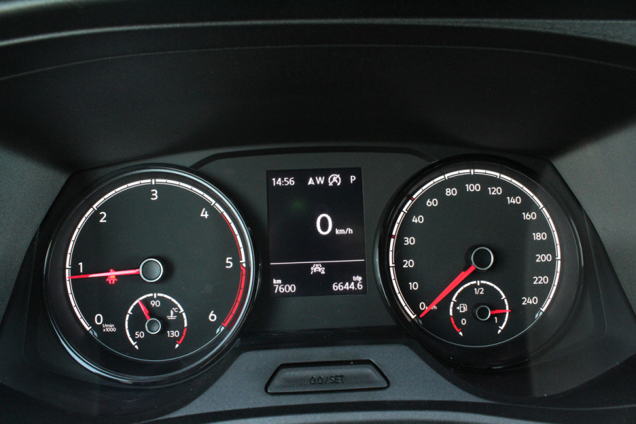 Volkswagen Transporter 2.0 TDI L2H1 32 DC > 6-persoons/Dubbel cabine/Automaat/Trekhaak