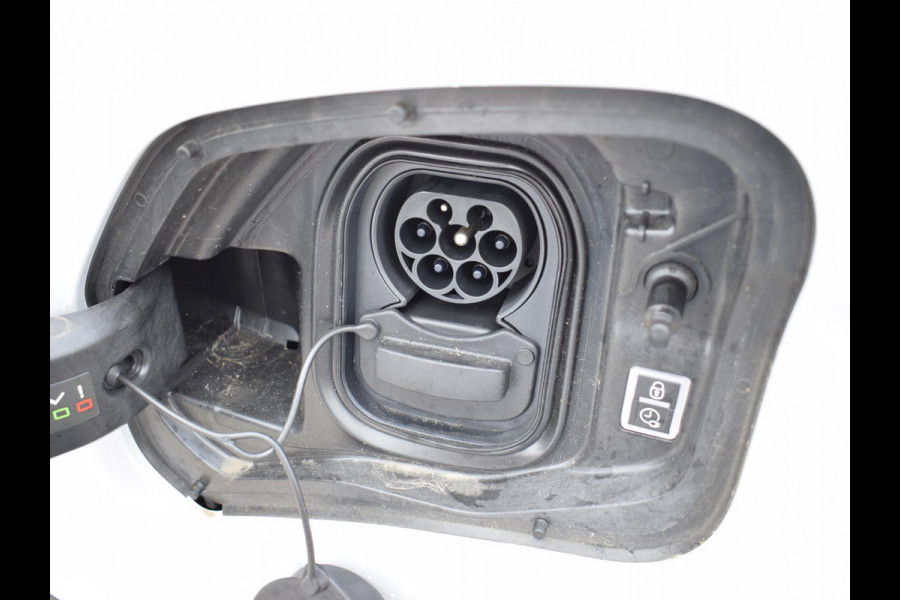 Peugeot e-Expert L3 75 kWh Tot 8 jaar garantie | Surround NAV Pakket | Apple Carplay | dodehoek waarschuwing | laadruimtebetimmering |