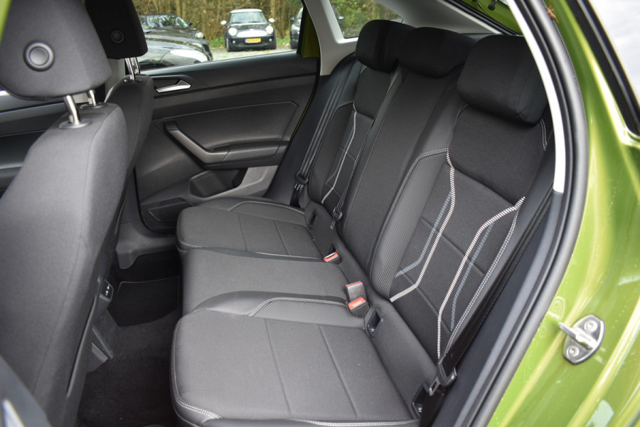 Volkswagen Taigo TSI 110PK DSG STYLE CAMERA/NAVI/LEDER