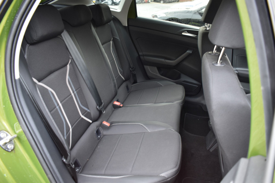 Volkswagen Taigo TSI 110PK DSG STYLE CAMERA/NAVI/LEDER