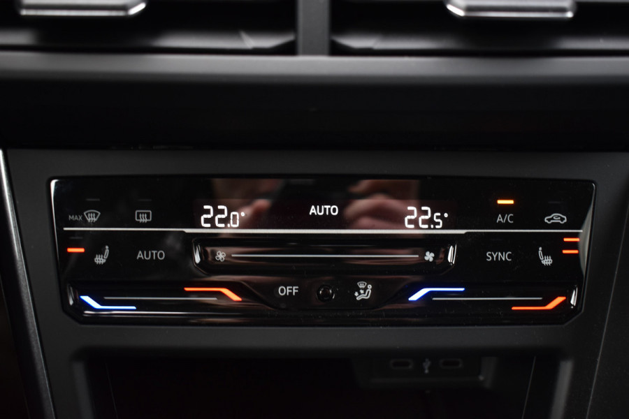 Volkswagen Taigo TSI 110PK DSG STYLE CAMERA/NAVI/LEDER