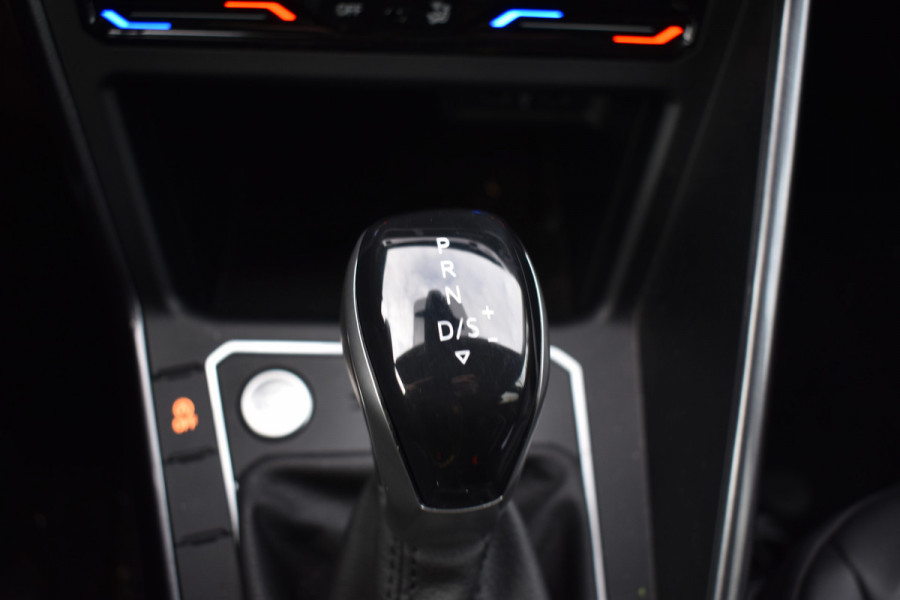 Volkswagen Taigo TSI 110PK DSG STYLE CAMERA/NAVI/LEDER