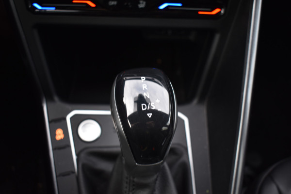 Volkswagen Taigo TSI 110PK DSG STYLE CAMERA/NAVI/LEDER