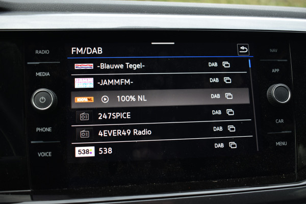 Volkswagen Taigo TSI 110PK DSG STYLE CAMERA/NAVI/LEDER