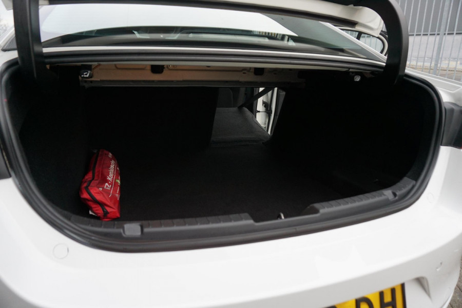 Mazda 3 2.0 e-SkyActiv-X M Hybrid 186PK/Head-Up/LED/ Dealeronderhouden.