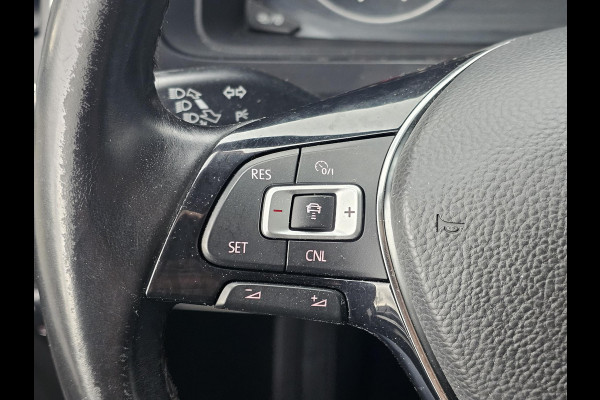 Volkswagen Transporter 2.0 TDI L2H1 Comfortline Plus 150 pk Automaat | Navigatie | Full led | Trekhaak | Side bars | Imperiaal | Adaptieve cruise control | Voorruitverwarming | 1ste eigenaar etc.