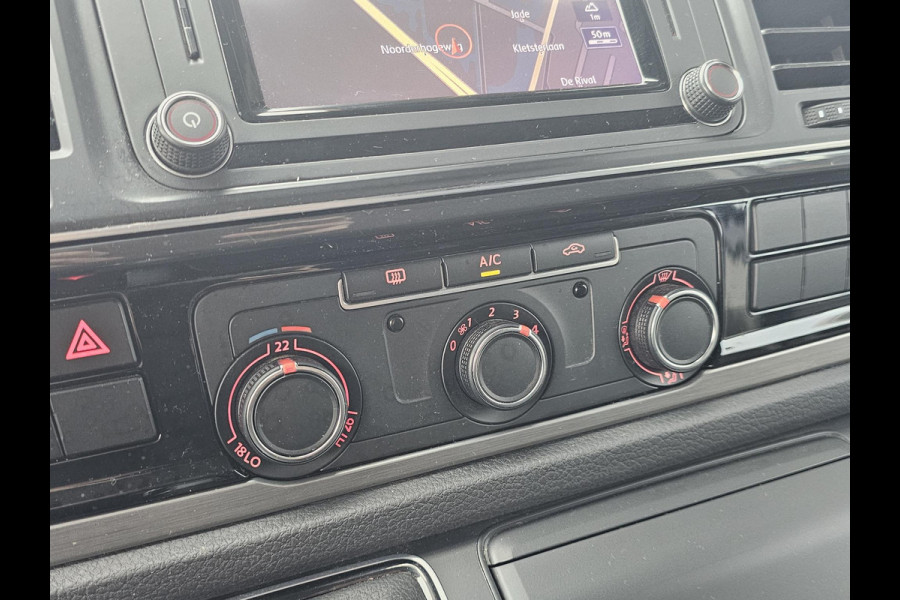 Volkswagen Transporter 2.0 TDI L2H1 Comfortline Plus 150 pk Automaat | Navigatie | Full led | Trekhaak | Side bars | Imperiaal | Adaptieve cruise control | Voorruitverwarming | 1ste eigenaar etc.