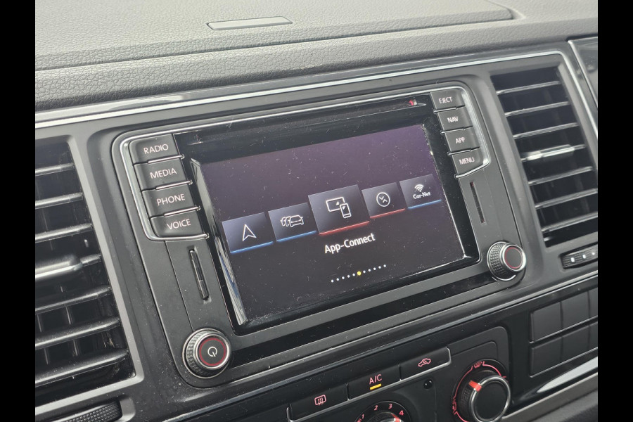 Volkswagen Transporter 2.0 TDI L2H1 Comfortline Plus 150 pk Automaat | Navigatie | Full led | Trekhaak | Side bars | Imperiaal | Adaptieve cruise control | Voorruitverwarming | 1ste eigenaar etc.