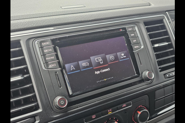 Volkswagen Transporter 2.0 TDI L2H1 Comfortline Plus 150 pk Automaat | Navigatie | Full led | Trekhaak | Side bars | Imperiaal | Adaptieve cruise control | Voorruitverwarming | 1ste eigenaar etc.