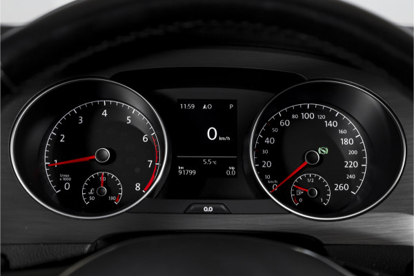 Volkswagen Golf Sportsvan 1.5 TSI ACT 130 PK Comfortline - Automaat | Adapt. Cruise | Stoelverw. | PDC | Camera | App.Connect + NAV. | ECC | DAB | Trekhaak | LM 16" |