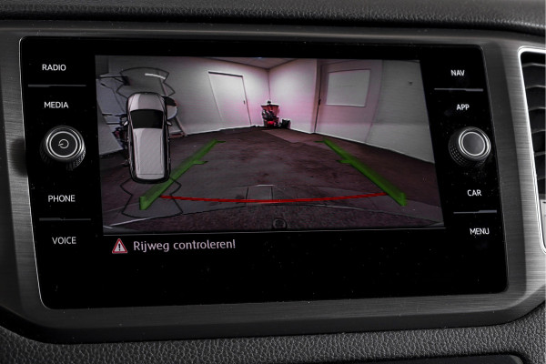 Volkswagen Golf Sportsvan 1.5 TSI ACT 130 PK Comfortline - Automaat | Adapt. Cruise | Stoelverw. | PDC | Camera | App.Connect + NAV. | ECC | DAB | Trekhaak | LM 16" |