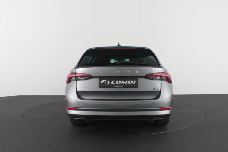 Škoda Octavia Combi Škoda 1.0 e-TSI Ambition > Trekhaak/Camera/Stoelverwarming/Sfeerverlichting.... | 4353|