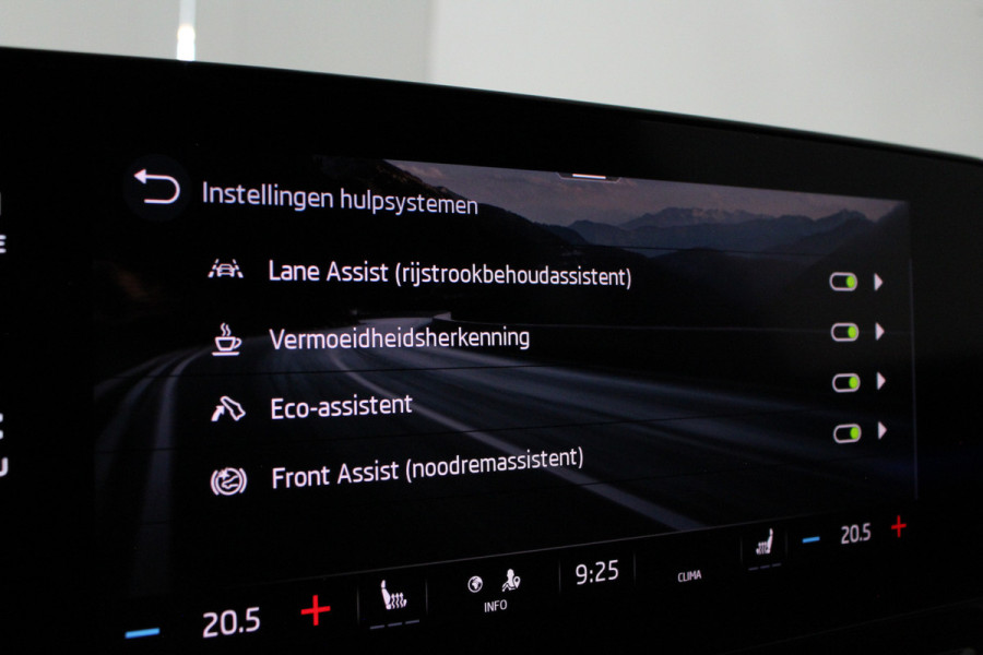 Škoda Octavia Combi Škoda 1.0 e-TSI Ambition > Trekhaak/Camera/Stoelverwarming/Sfeerverlichting.... | 4353|