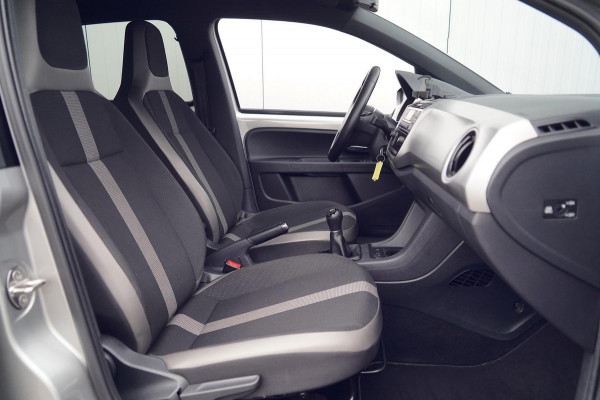 Volkswagen up! 1.0 TSI BMT high up! / NL-Auto / 90 PK / Camera / Beats Audio / Cruise / Airco / 15" LMV