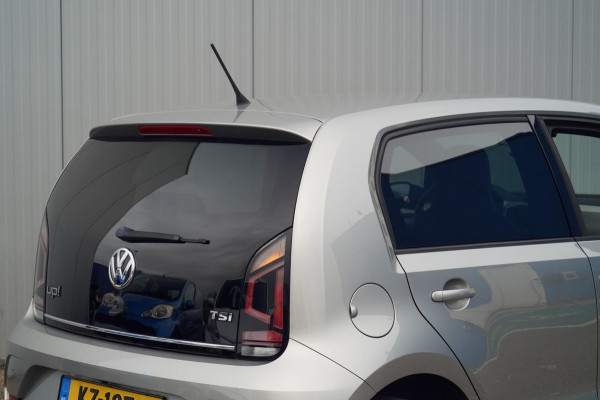 Volkswagen up! 1.0 TSI BMT high up! / NL-Auto / 90 PK / Camera / Beats Audio / Cruise / Airco / 15" LMV